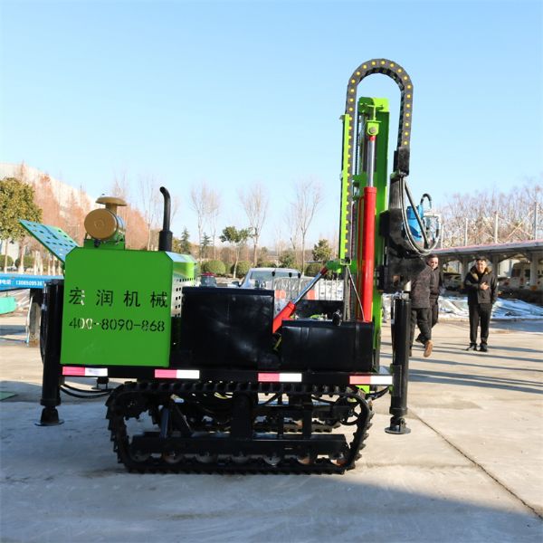 澳大利亞的客戶代專程到訪了宏潤機械，對公司的潛孔鉆機產品進行了深入細致的考察